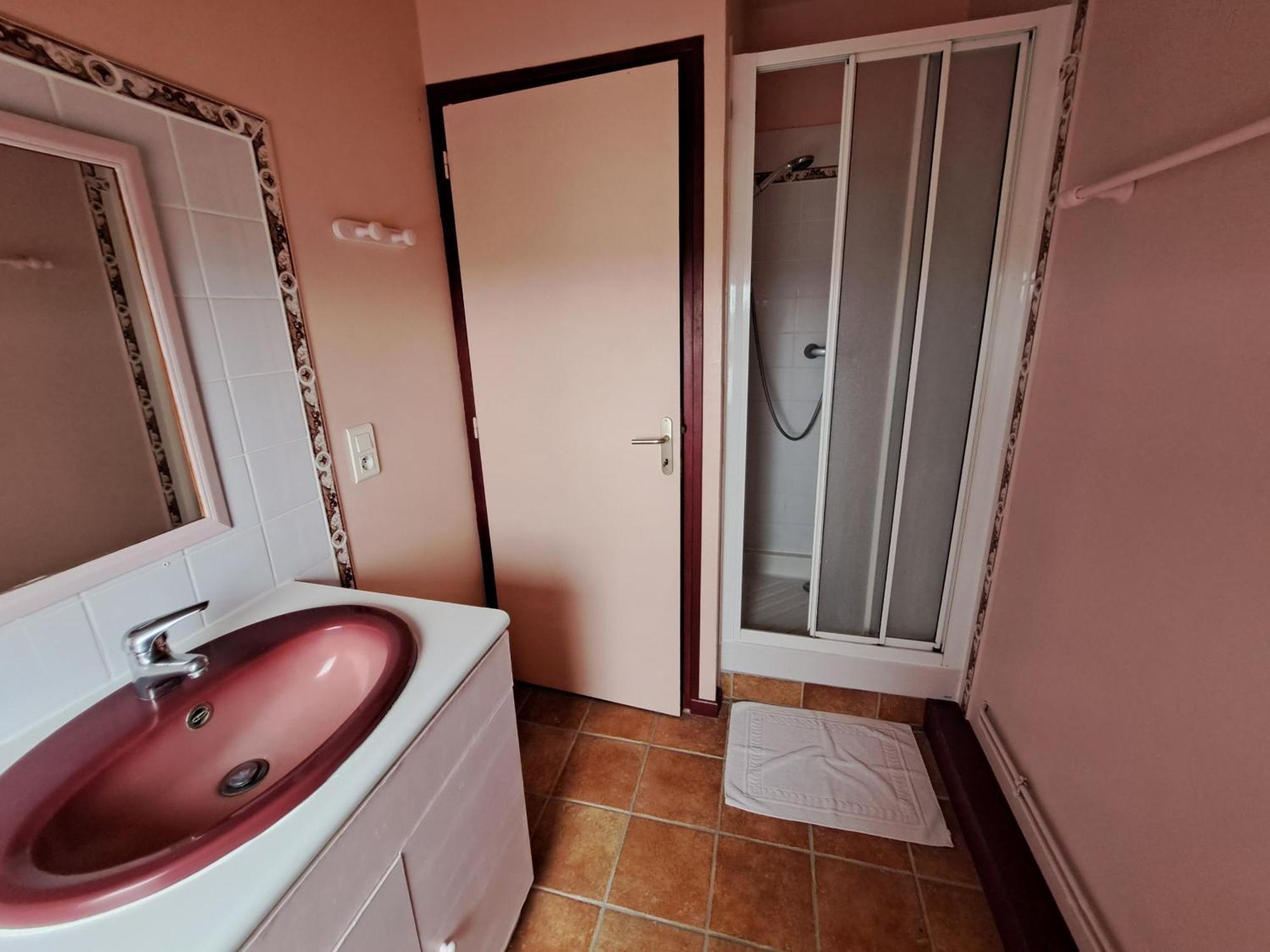 Location A Coucy Le Chateau Экстерьер фото